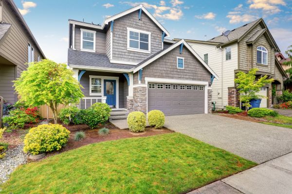 Curb Appeal Landscaping in Stillwater